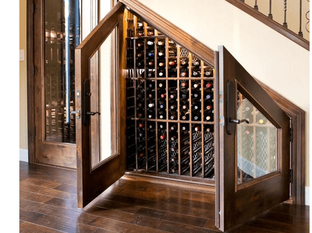 Trap wijnkelder
